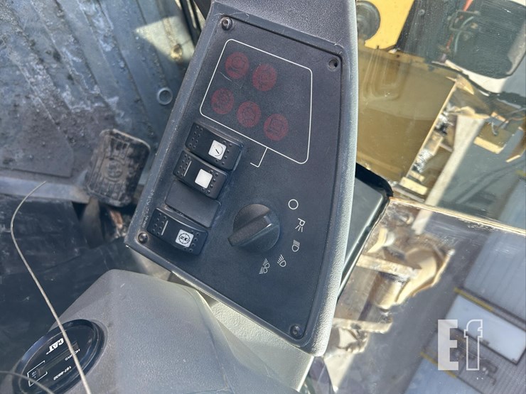 2000-caterpillar-938g-image-49