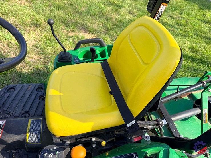 2025-john-deere-1023e-image-38