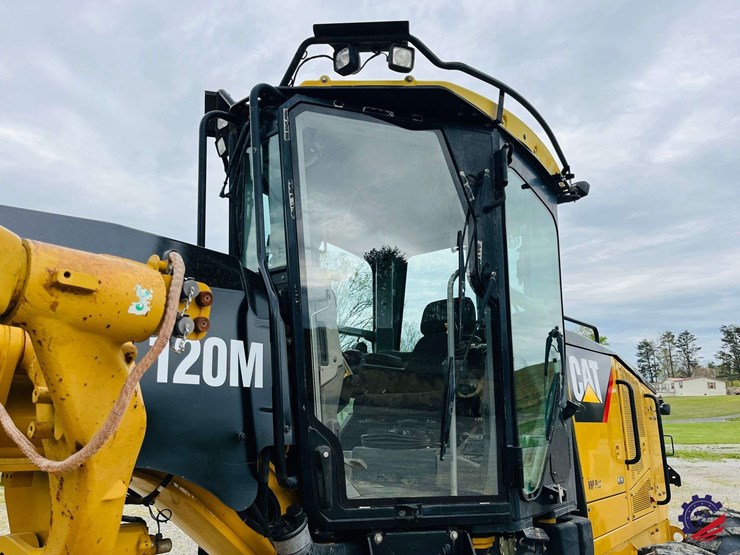 2010-caterpillar-120m-image-94