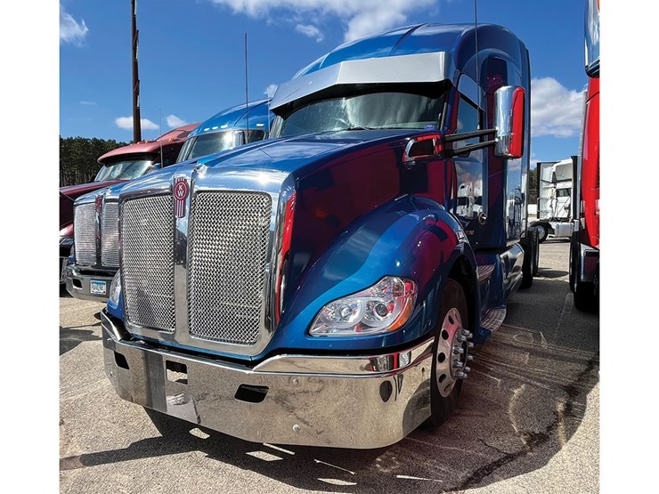2016-kenworth-t680-image-1