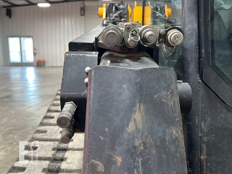 2021-jcb-3ts-8t-image-13