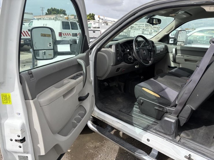 2012-gmc-sierra-2500-image-12