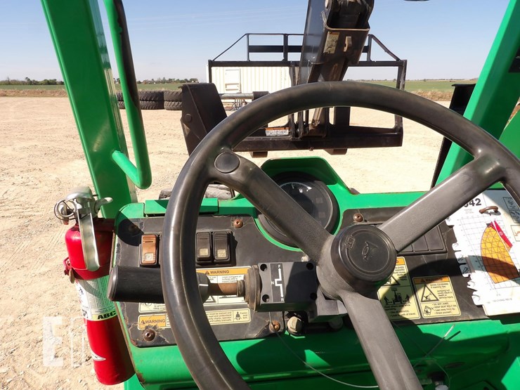 2017-sky-trak-10042-image-13