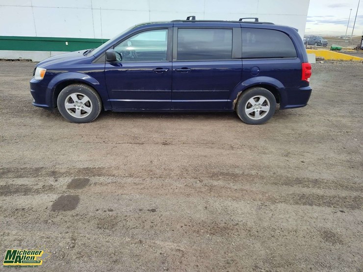 2012-dodge-grand-caravan-se-image-2