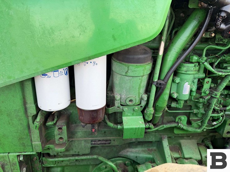 2011-john-deere-8310r-image-53