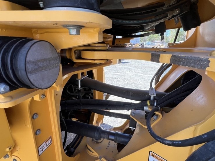 2023-volvo-l70h-wheel-loader-image-26