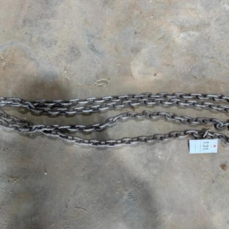 17' Chain, 2 Hooks