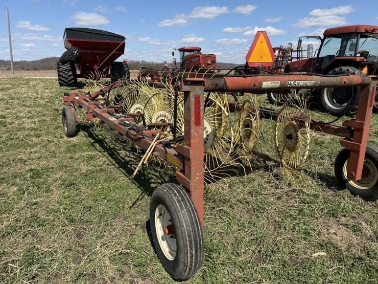 h&s-hi-capacity-12-wheel-rake-image-9