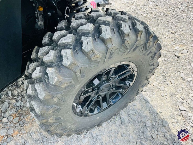 2026-can-am-defender-limited-hd11-triple-image-12