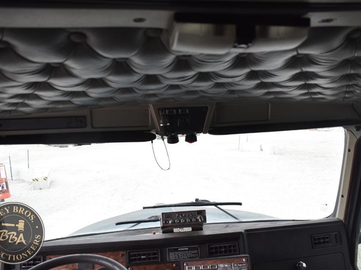 2000-kenworth-t600-image-51