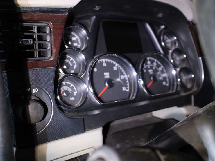 2019-peterbilt-glider-1npbggggx0d654893-mileage:-milage-unknown-image-62