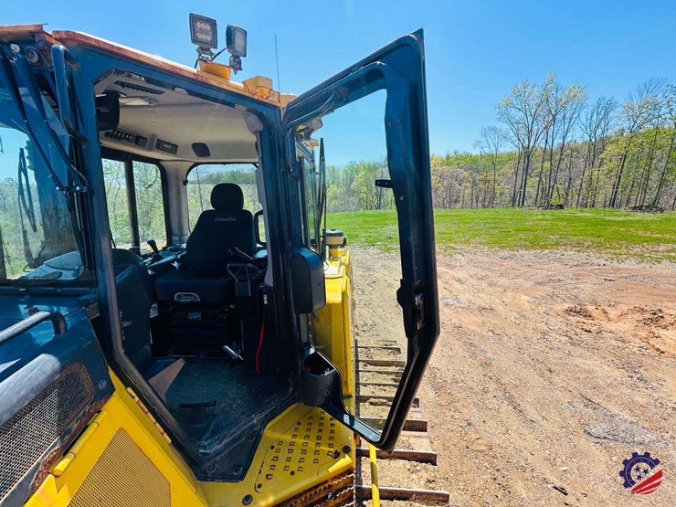 2023-komatsu-d65px-18-image-56