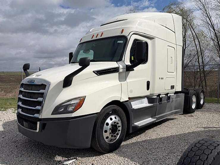 2019-freightliner-cascadia-126-image-1