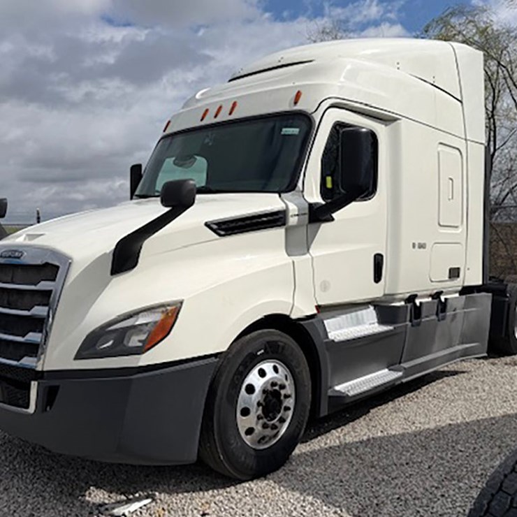 2019 FREIGHTLINER CASCADIA 126