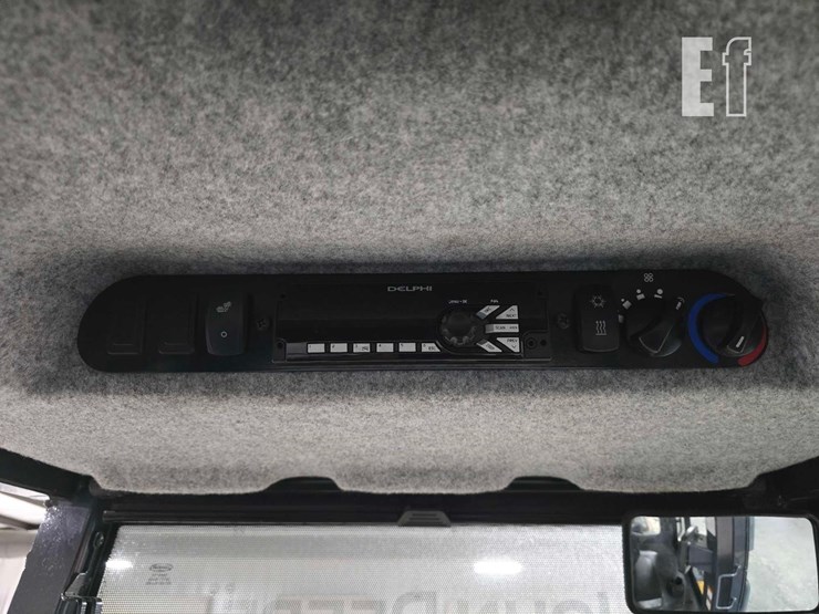 2016-deere-655k-image-21