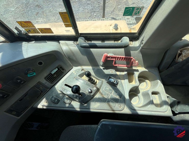 2012-volvo-a40f-image-85