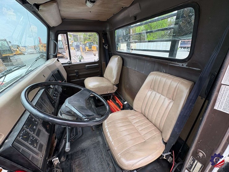 1993-international-4700-image-61