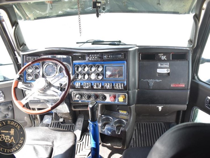 2013-kenworth-t660-image-57