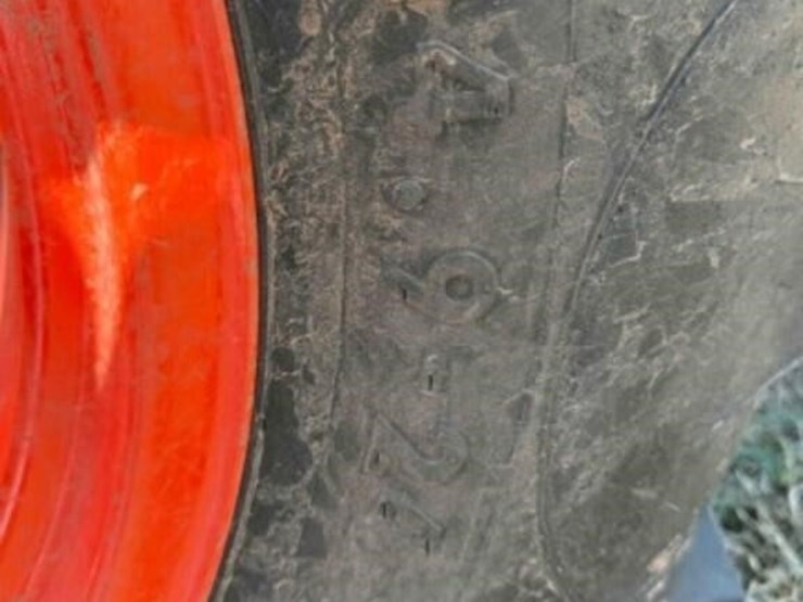 2018-kioti-dk4210-se-tractor-image-10