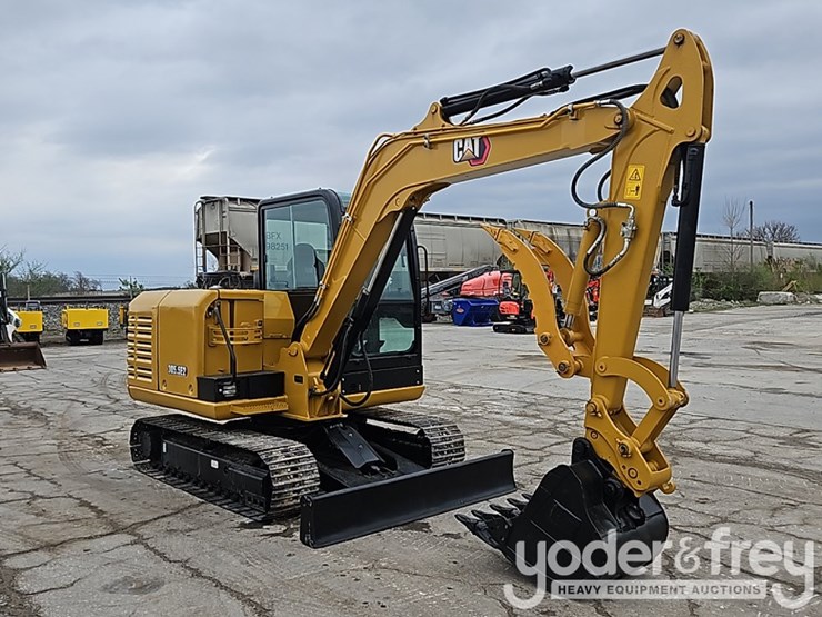 2018-caterpillar-305.5-image-2