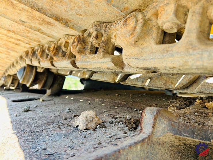 2015-komatsu-pc210-lc-image-82