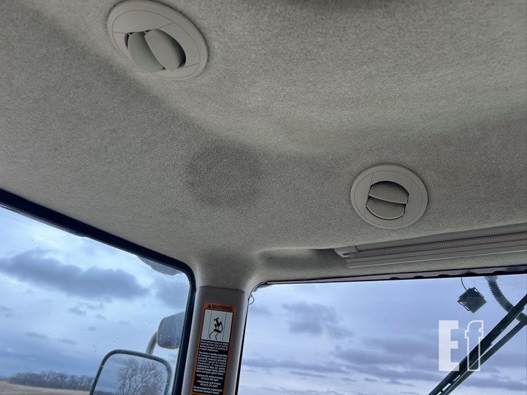 2014-john-deere-8320r-image-66