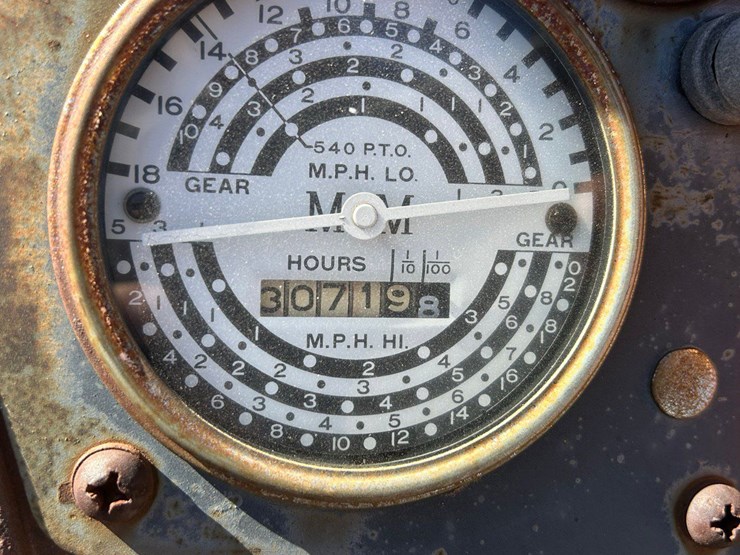 minneapolis-moline-m602-image-27