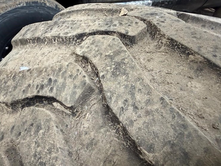 10-bolt-600/40-22.5-float-tire-w/rim-image-6