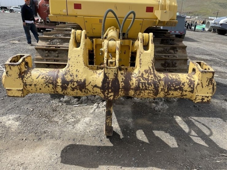 2013-komatsu-d65ex-17-image-23