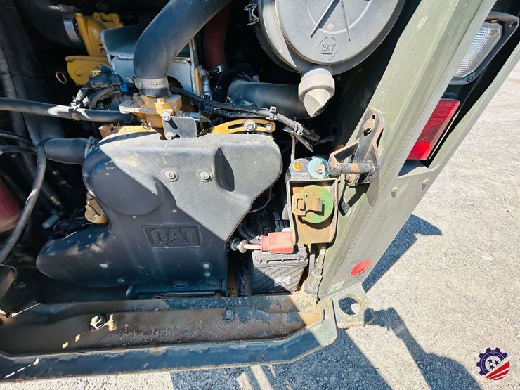 2018-caterpillar-299d2-image-14