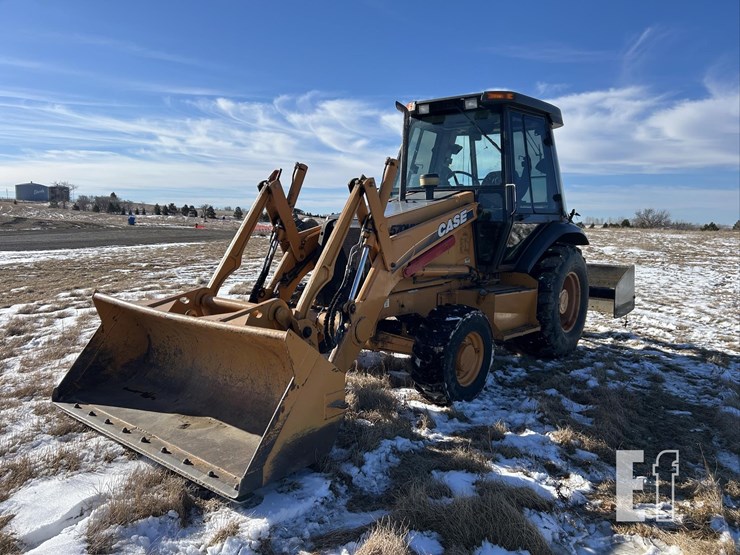 2000-case-570m-xt-image-1