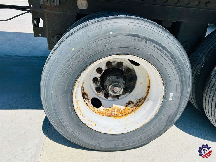 2013-hyundai-translead-image-18