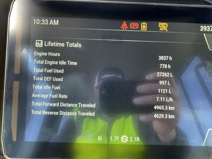 2021-caterpillar-d2-image-37