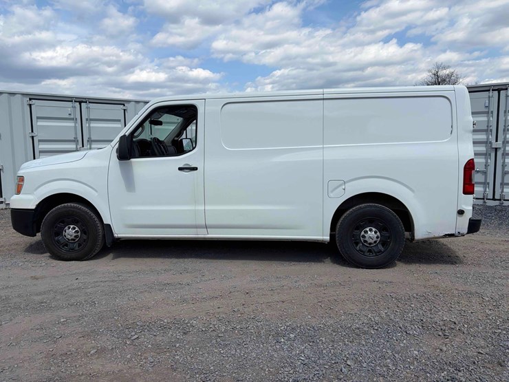2012-nissan-nv2500-image-5