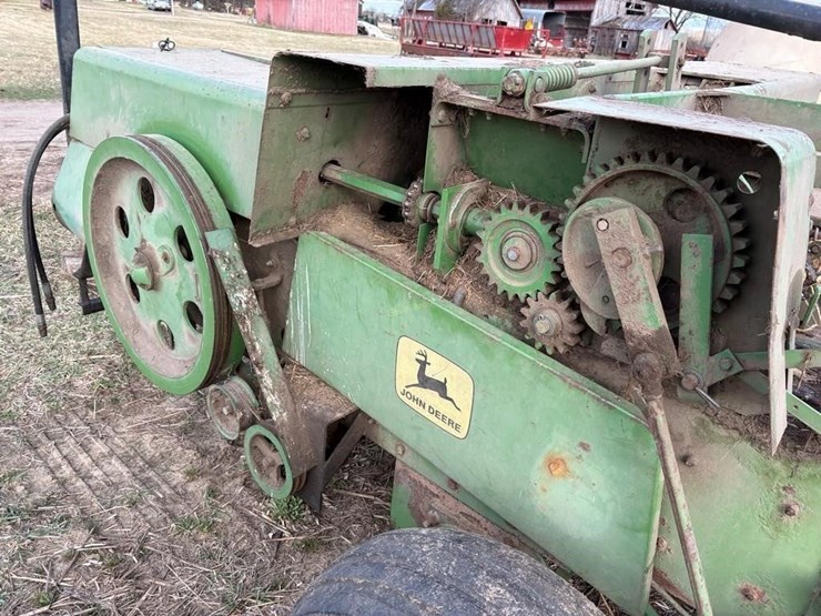 john-deere-336-image-6