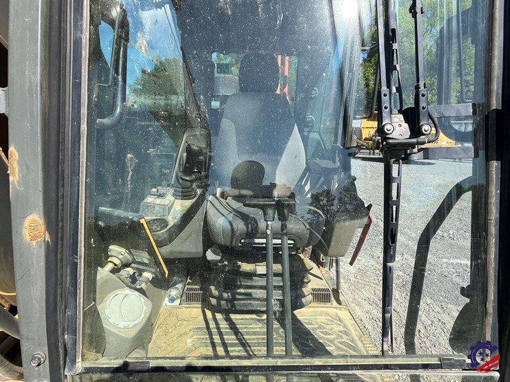 2017-volvo-ec300el-image-77