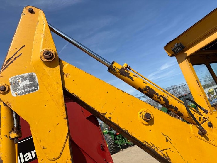 john-deere-310-image-15