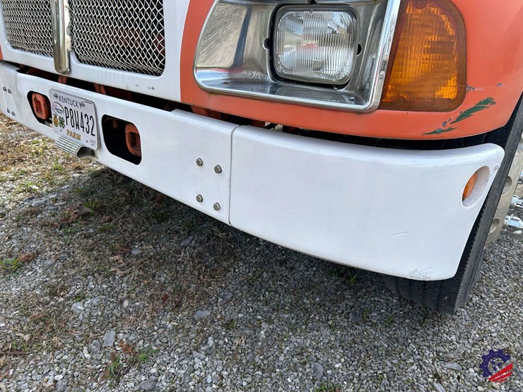 2005-kenworth-t300-image-22