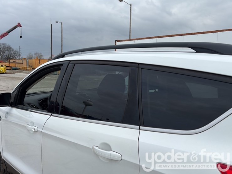 2014-ford-escape-image-13