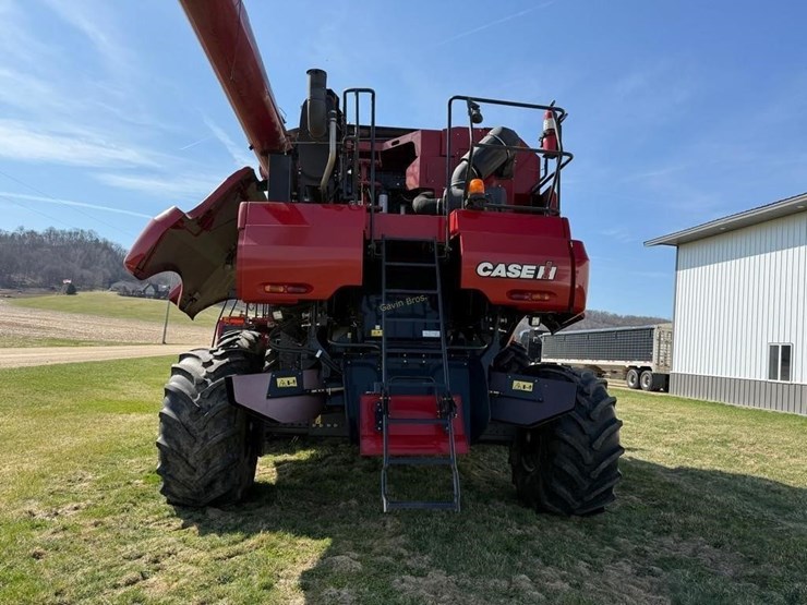 2014-case-ih-8230-image-42