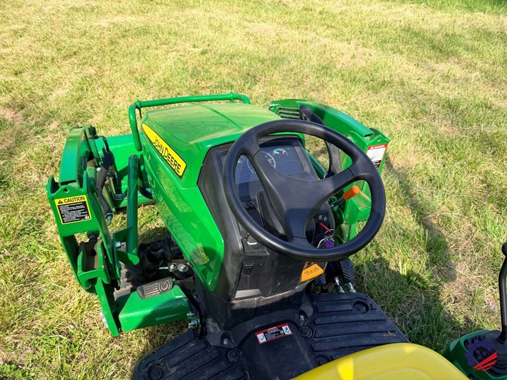 2025-john-deere-1023e-image-41