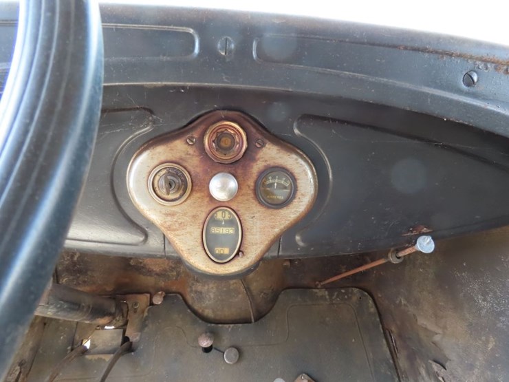 1930-ford-2dr-sedan-image-18