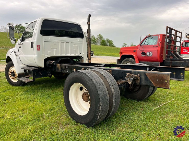 2006-ford-f750-image-3