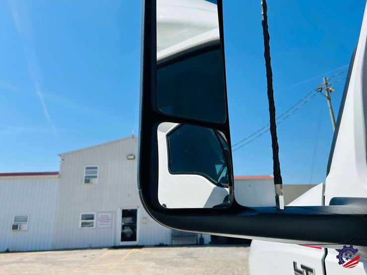 2024-international-lt62f-t/a-truck-tractor-image-30