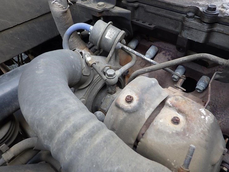 2005-isuzu-nqr-image-13