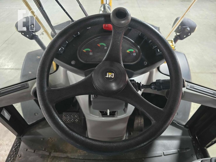 2021-caterpillar-920-image-17