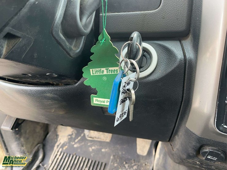 2015-dodge-3500-image-15