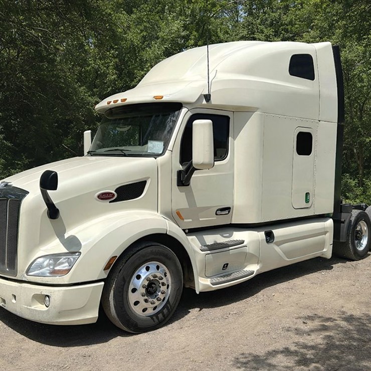 2022 PETERBILT 579