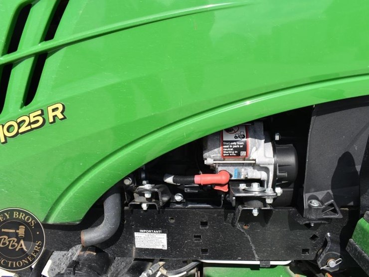 2017-john-deere-1025r-image-24