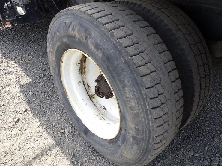 2015-ford-f750-image-21